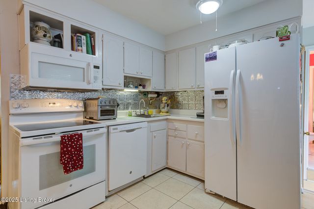 5406 Trefoil Ln, Louisville, KY 40258