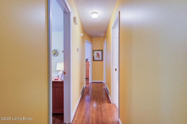 5406 Trefoil Ln, Louisville, KY 40258