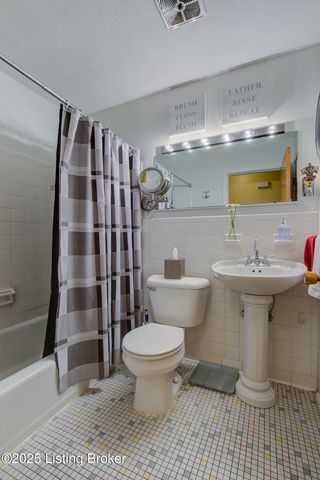 5406 Trefoil Ln, Louisville, KY 40258