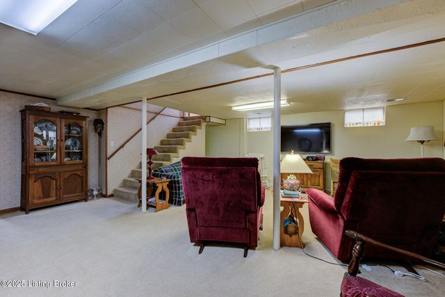 5406 Trefoil Ln, Louisville, KY 40258