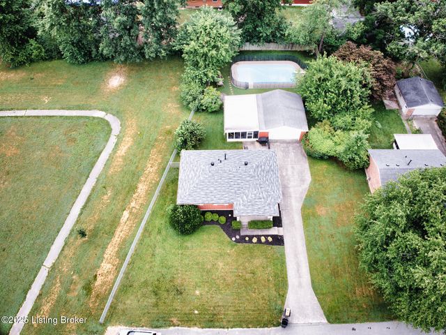 5406 Trefoil Ln, Louisville, KY 40258