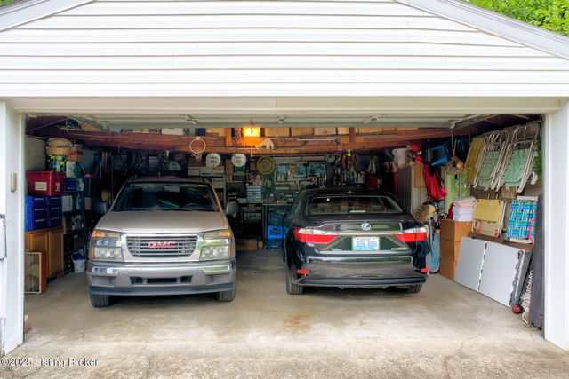 5406 Trefoil Ln, Louisville, KY 40258