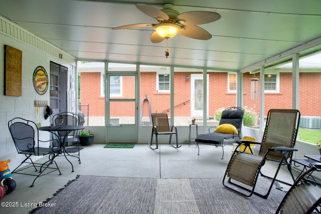 5406 Trefoil Ln, Louisville, KY 40258