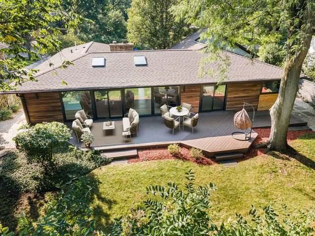 623 Echo Lane, Glenview, IL 60025