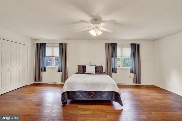 275 WYNTRE BROOKE DR, York, PA 17403