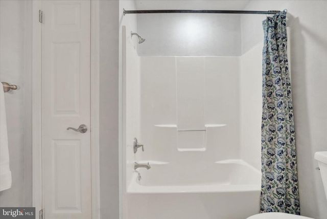 275 WYNTRE BROOKE DR, York, PA 17403