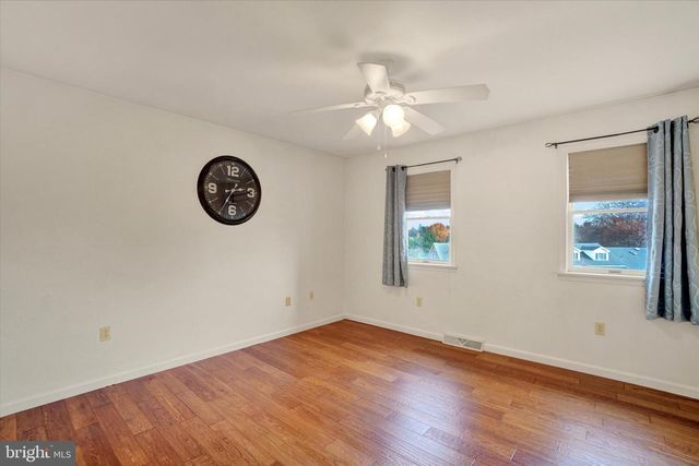 275 WYNTRE BROOKE DR, York, PA 17403