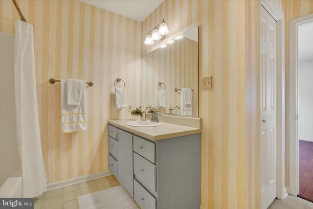 275 WYNTRE BROOKE DR, York, PA 17403