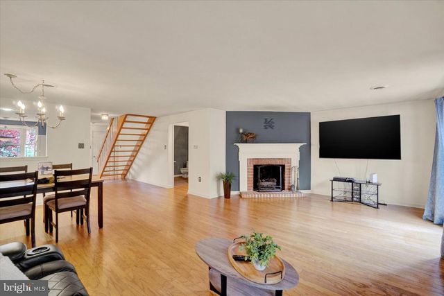 275 WYNTRE BROOKE DR, York, PA 17403