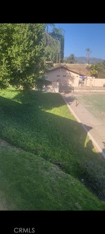 199 Summit View Drive B, Calimesa, CA 92320