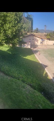 199 Summit View Drive B, Calimesa, CA 92320