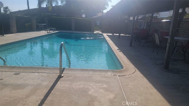 199 Summit View Drive B, Calimesa, CA 92320