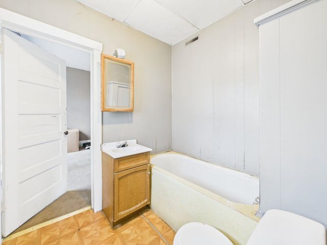 1021 S Topeka Ave, Wichita, KS 67211