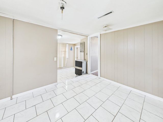 1021 S Topeka Ave, Wichita, KS 67211