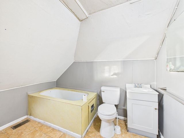 1021 S Topeka Ave, Wichita, KS 67211