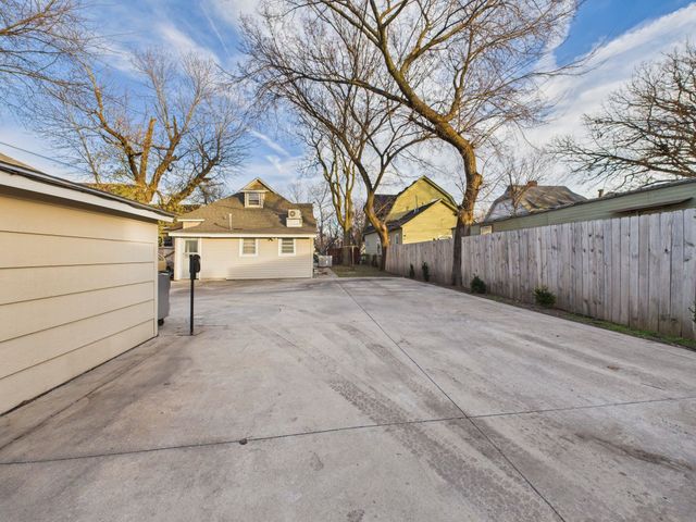 1021 S Topeka Ave, Wichita, KS 67211