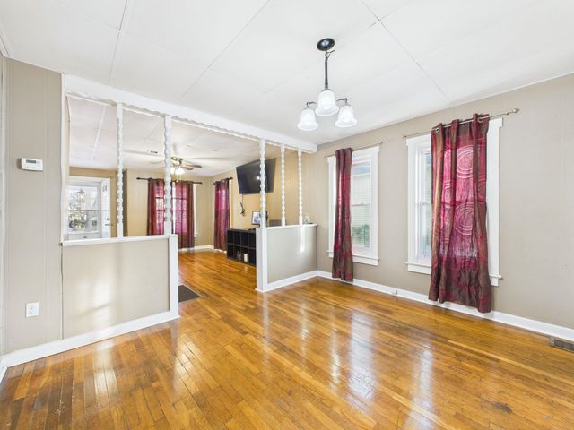 1021 S Topeka Ave, Wichita, KS 67211