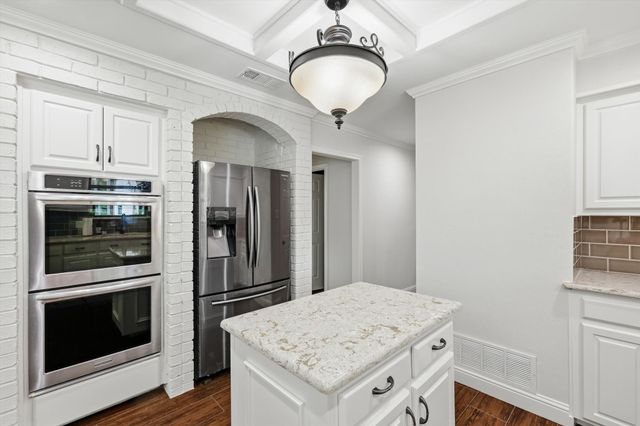 2400 Emerald Circle, Southlake, TX 76092