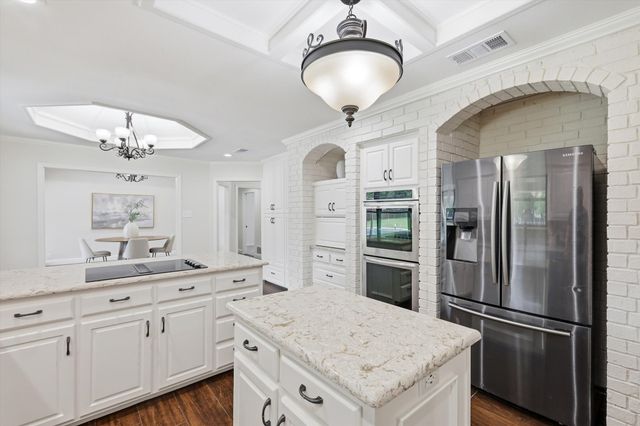 2400 Emerald Circle, Southlake, TX 76092