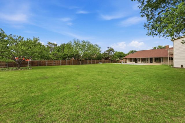 2400 Emerald Circle, Southlake, TX 76092