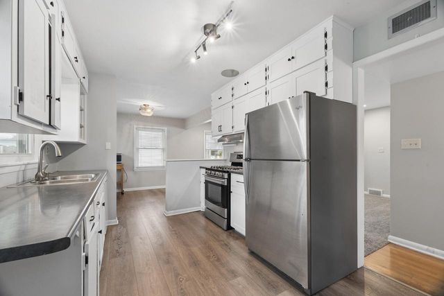 705 Oak STREET, South Milwaukee, WI 53172