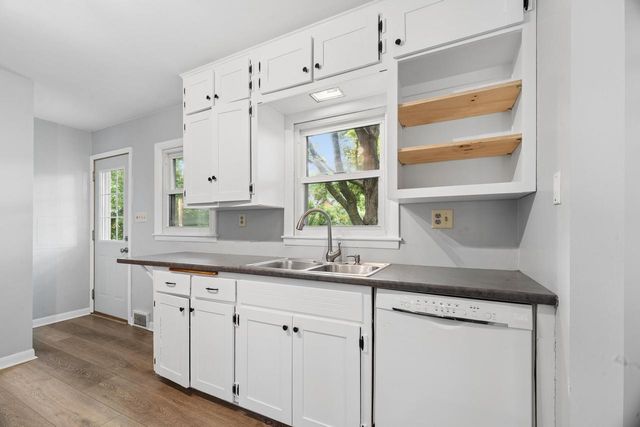 705 Oak STREET, South Milwaukee, WI 53172