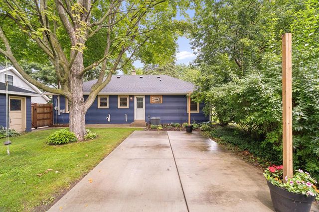 705 Oak STREET, South Milwaukee, WI 53172