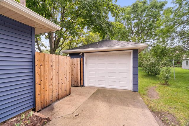 705 Oak STREET, South Milwaukee, WI 53172