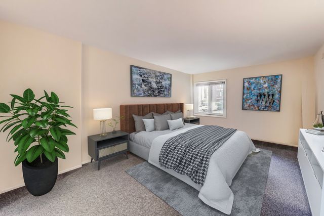 2046 Saint Johns Avenue 2A, Highland Park, IL 60035