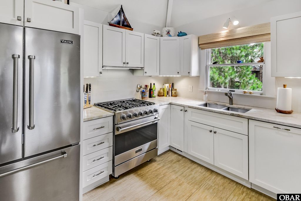 Image 8 of property listing at 1127 Brumsey Court lot 324, Corolla, NC 27927