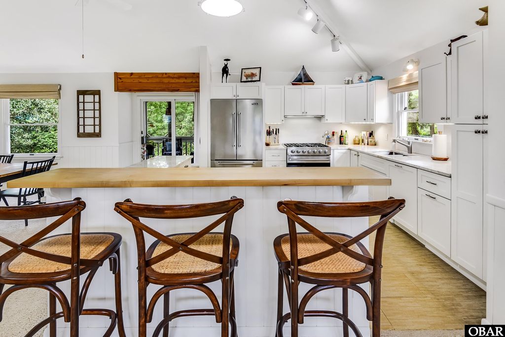 Image 9 of property listing at 1127 Brumsey Court lot 324, Corolla, NC 27927