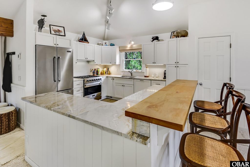 Image 10 of property listing at 1127 Brumsey Court lot 324, Corolla, NC 27927