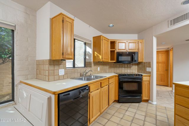 2817 E Sierra Vista Road, Tucson, AZ 85716