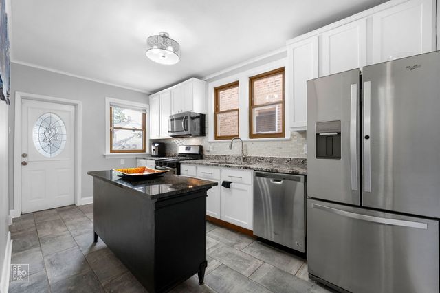 1521 Gunderson Avenue, Berwyn, IL 60402