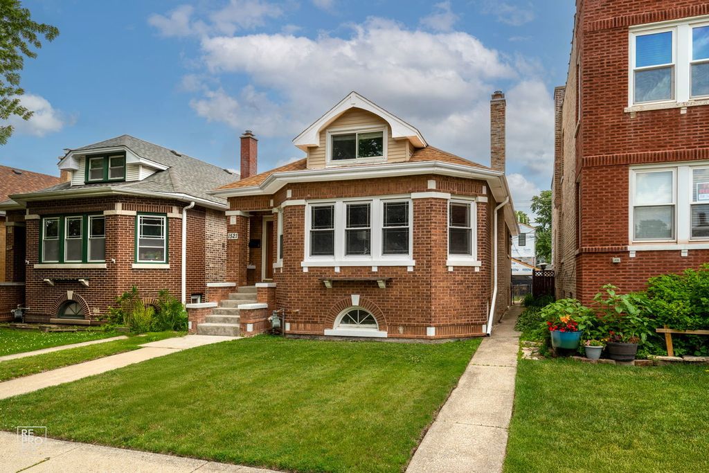 1521 Gunderson Avenue, Berwyn, IL 60402