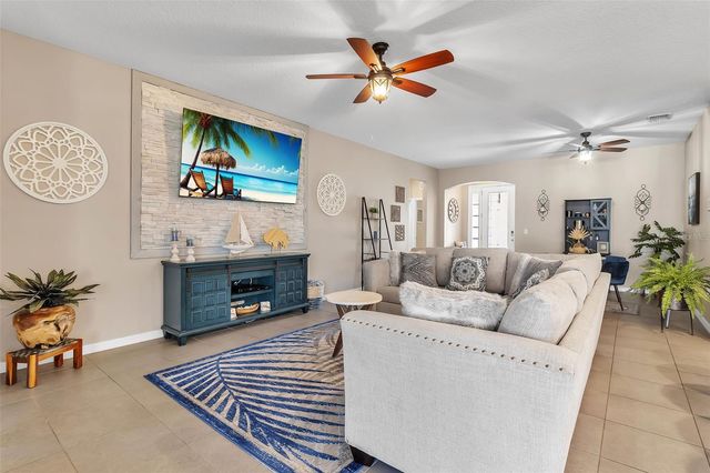 13225 WATERLEAF GARDEN CIRCLE, Riverview, FL 33579