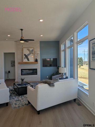 12555 Quail Drive, Bellevue, NE 68123