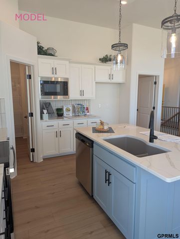 12555 Quail Drive, Bellevue, NE 68123