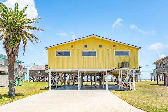 315 Seashell Drive, Surfside Beach, TX 77541