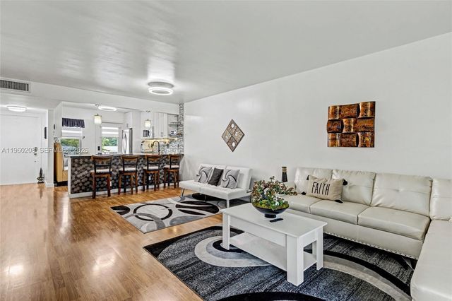 5100 Washington St 207, Hollywood, FL 33021