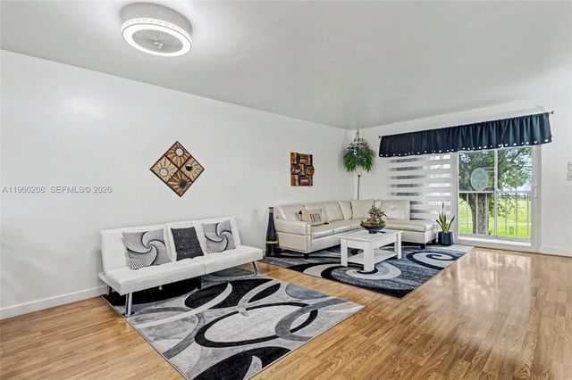 5100 Washington St 207, Hollywood, FL 33021