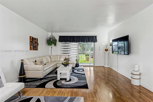 5100 Washington St 207, Hollywood, FL 33021