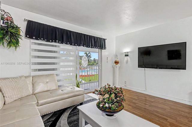 5100 Washington St 207, Hollywood, FL 33021