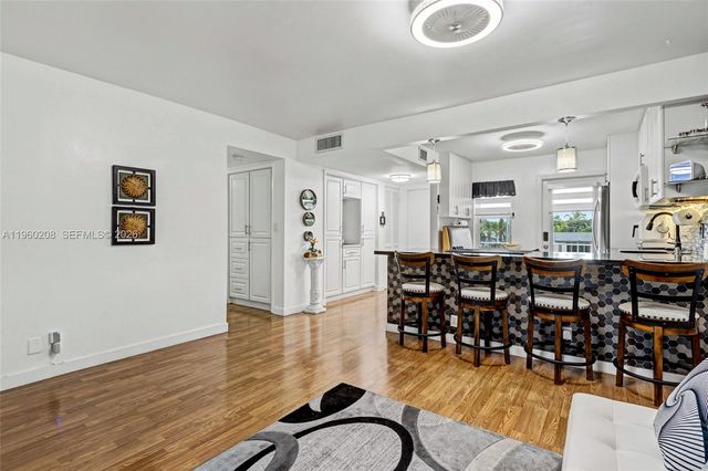 5100 Washington St 207, Hollywood, FL 33021