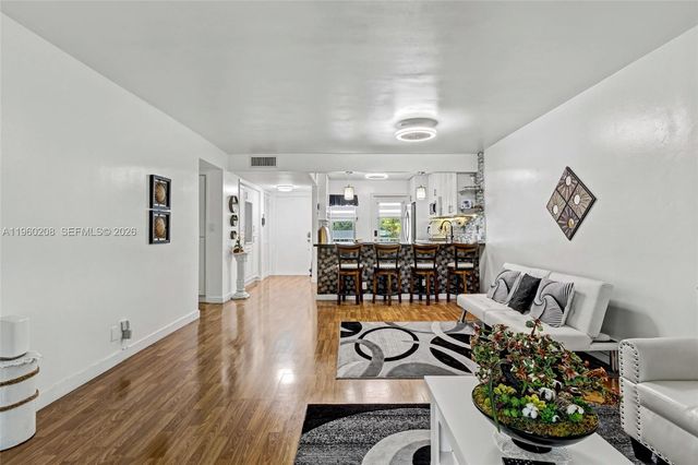 5100 Washington St 207, Hollywood, FL 33021