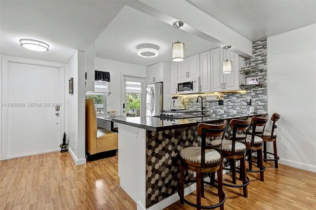 5100 Washington St 207, Hollywood, FL 33021