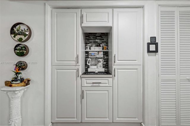 5100 Washington St 207, Hollywood, FL 33021