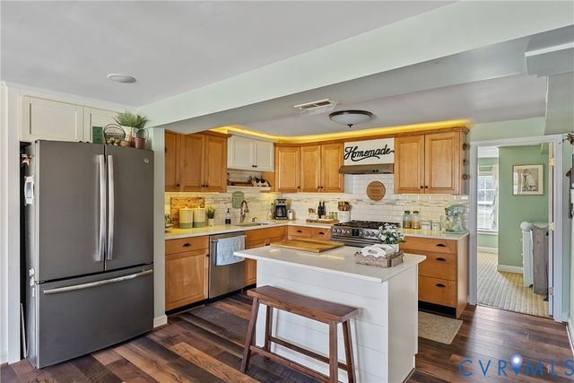 562 Bobcat Ln, Little Plymouth, VA 23091