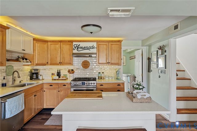 562 Bobcat Ln, Little Plymouth, VA 23091