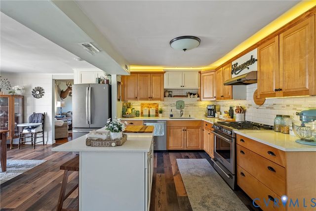 562 Bobcat Ln, Little Plymouth, VA 23091